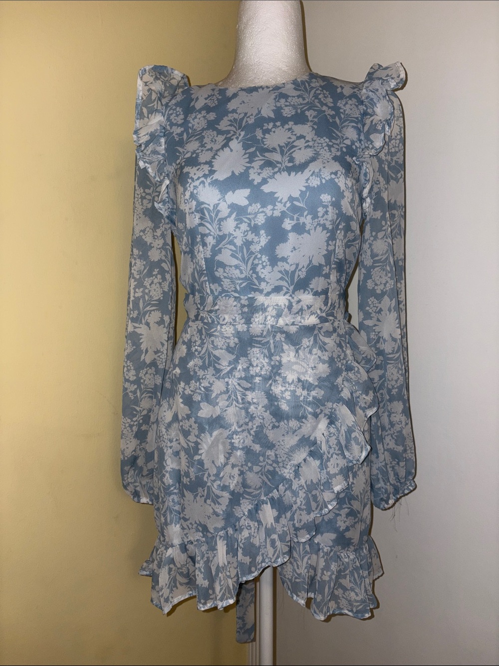 Forever 21 Powder Blue Floral Long-Sleeve Ruffle Mini Dress S